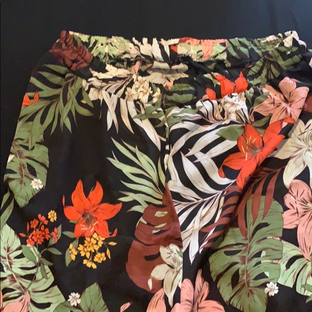Floral Pants 1XL- (size 14)